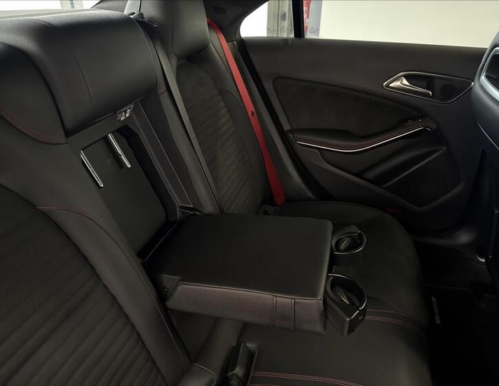 Mercedes-Benz CLA 21