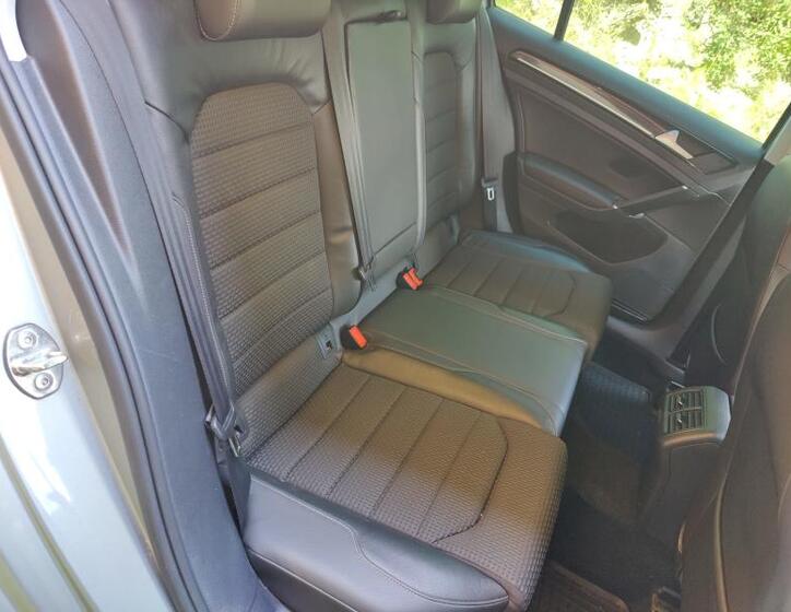Volkswagen Golf 21