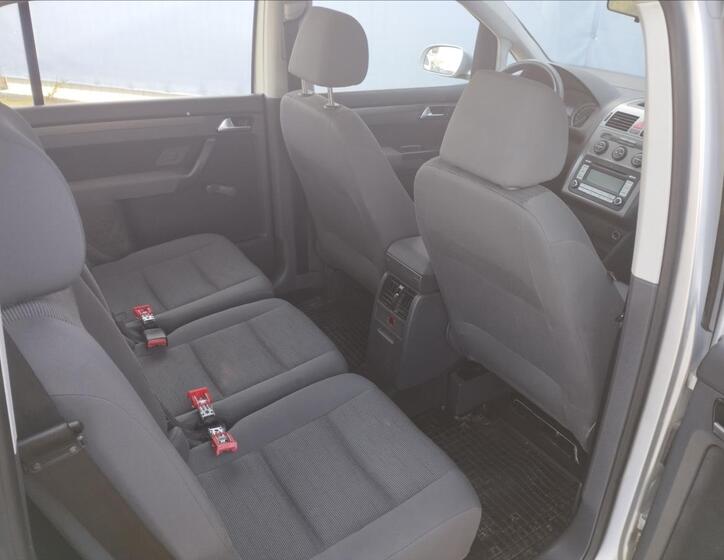 Volkswagen Touran 7
