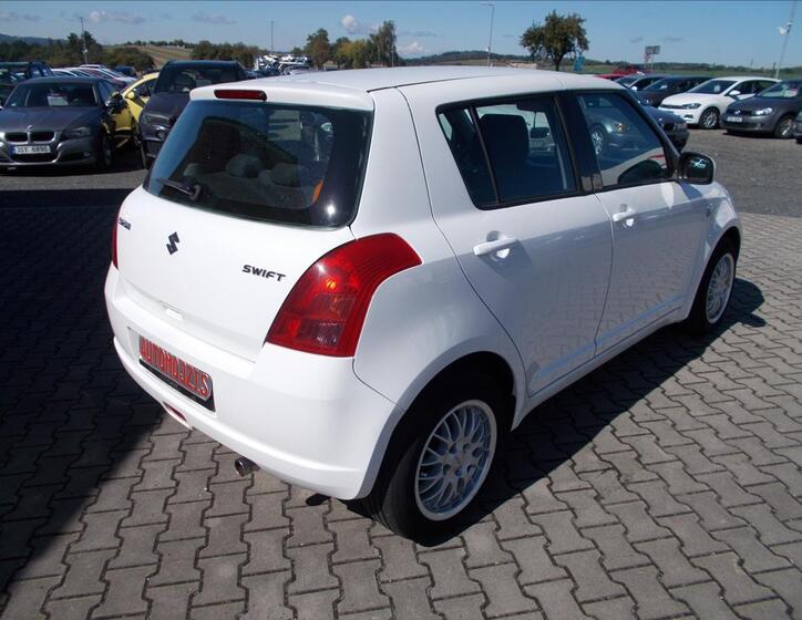 Suzuki Swift 11