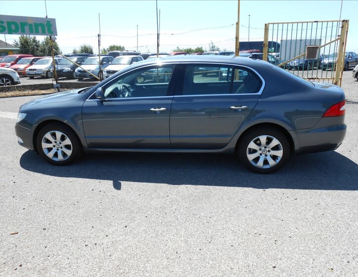Škoda Superb 10