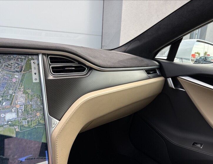 Tesla Model S 17