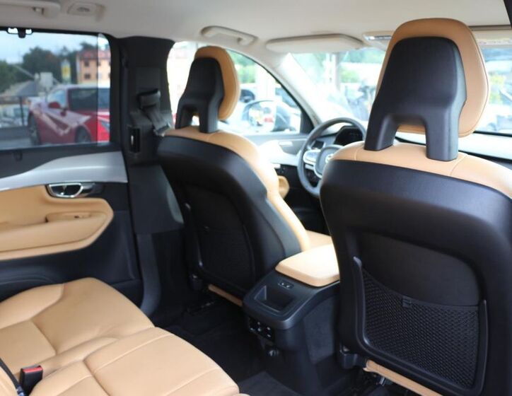 Volvo XC90 34