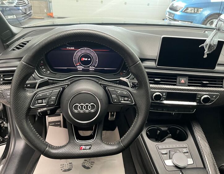 Audi RS4 13