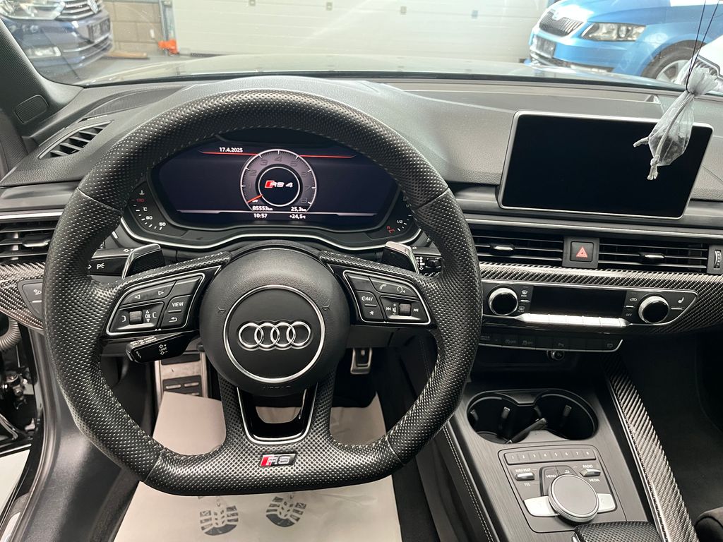Audi RS4