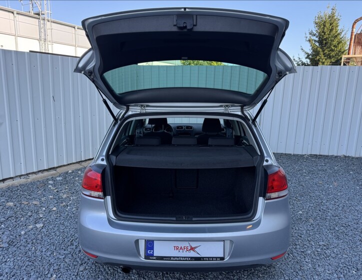Volkswagen Golf 12