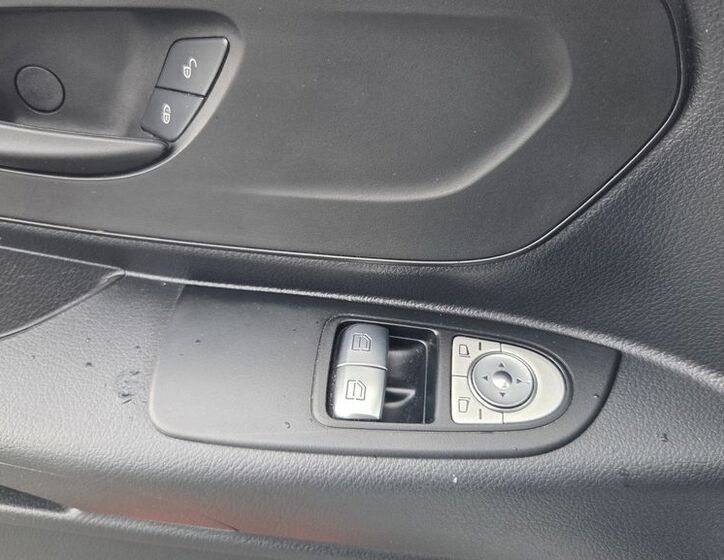 Mercedes-Benz Vito 16