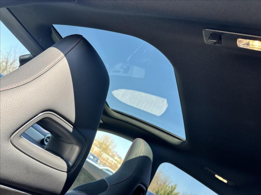 Mercedes-Benz CLA 12