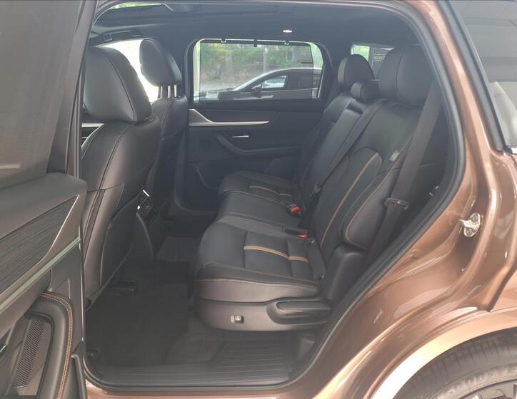 Mazda CX-80 4
