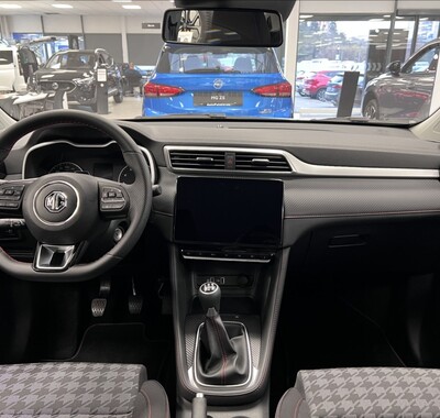 MG ZS 4