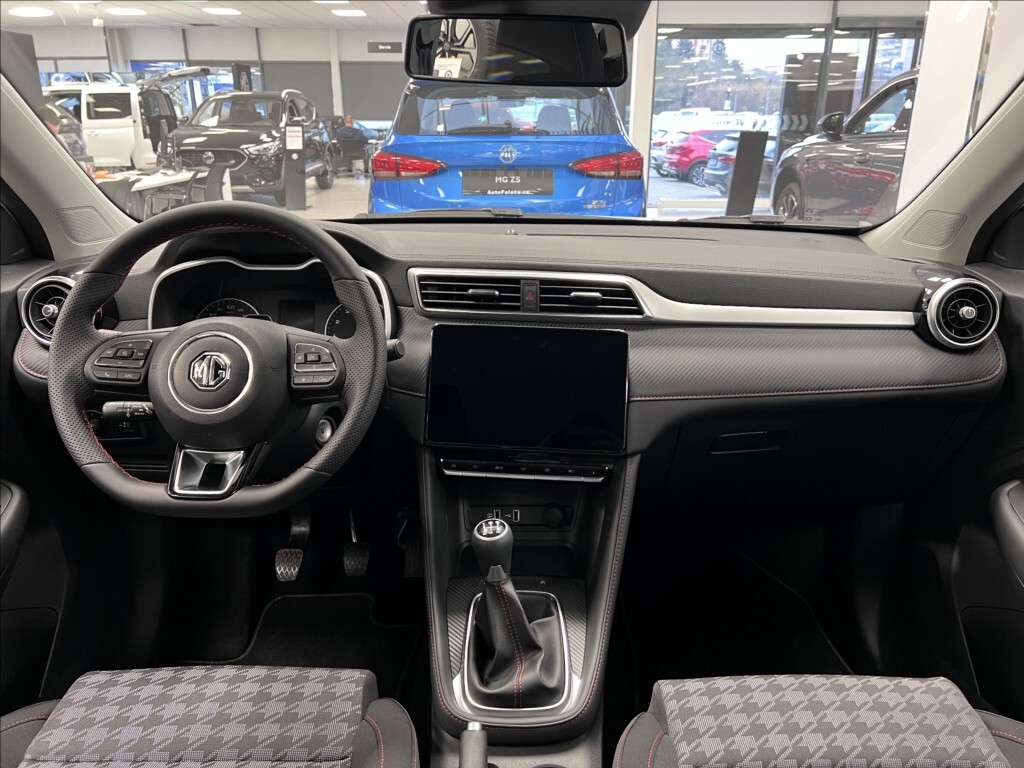 MG ZS 4