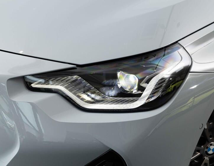 BMW Řada 2 8