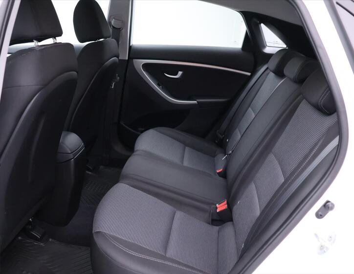 Hyundai i30 14