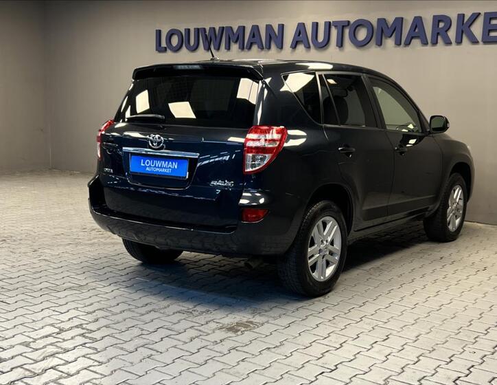 Toyota RAV4 2