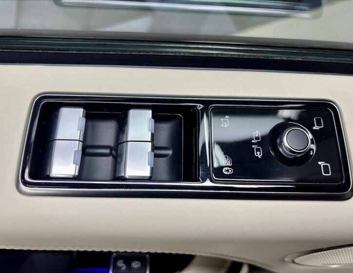 Land Rover Range Rover 26