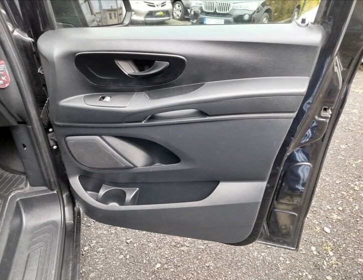 Mercedes-Benz Vito 21