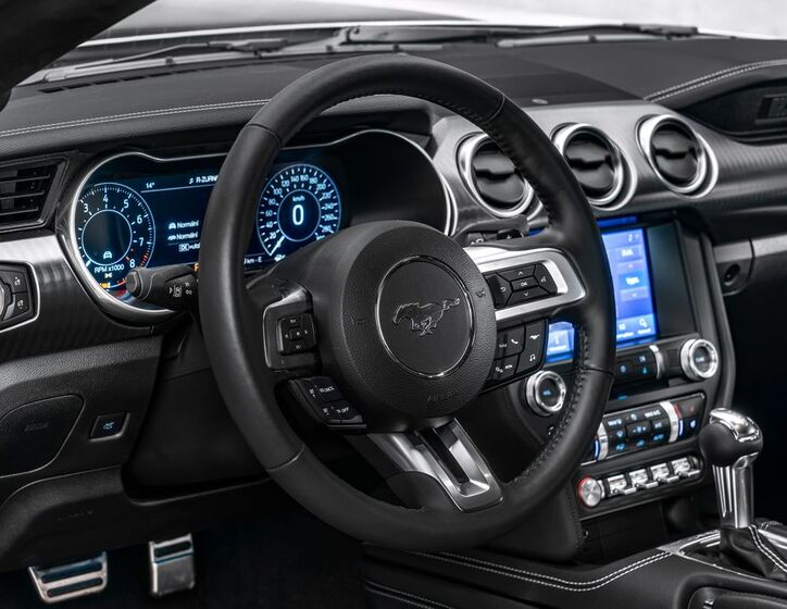 Ford Mustang 18