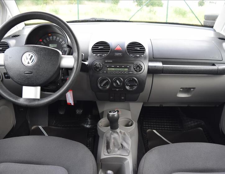 Volkswagen New Beetle 22