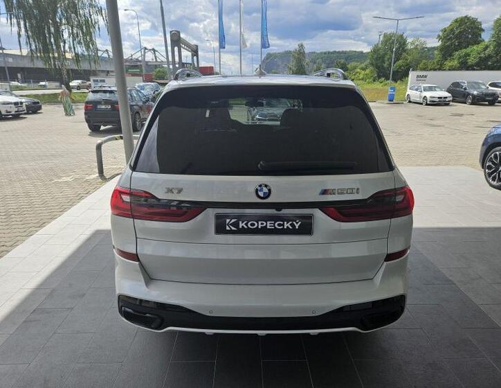 BMW X7 5