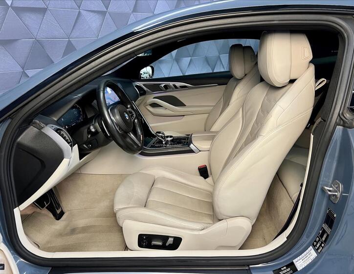 BMW Řada 8 11