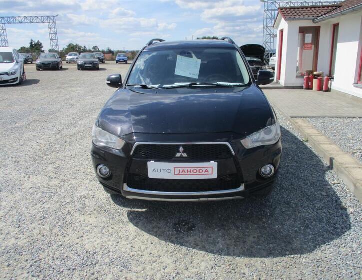 Mitsubishi Outlander 2