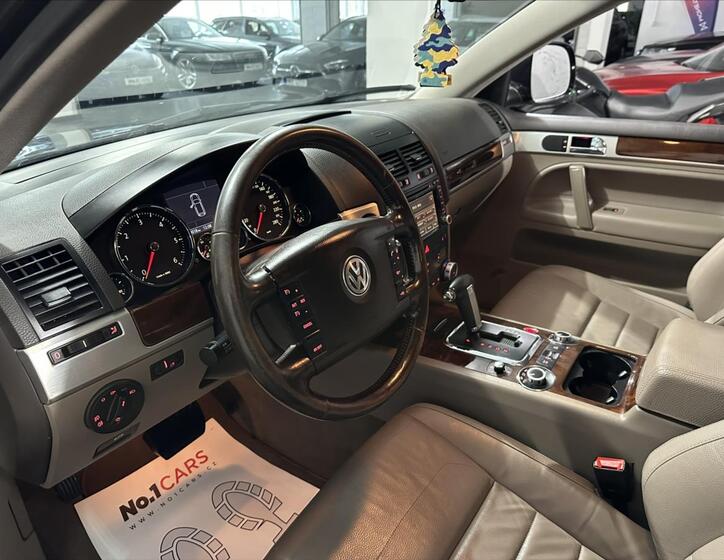 Volkswagen Touareg 7