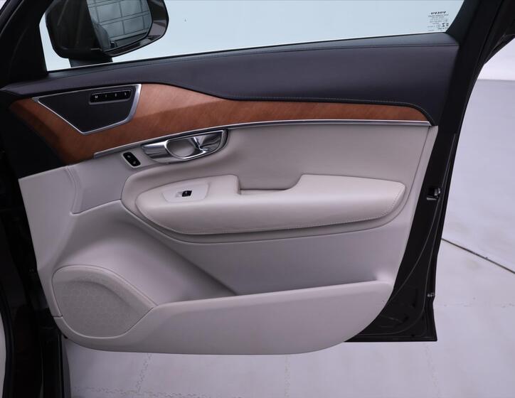 Volvo XC90 15