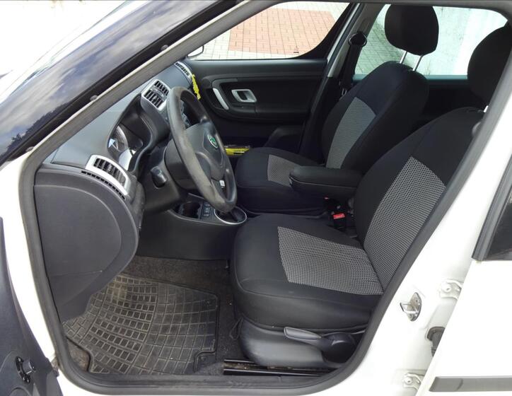 Škoda Roomster 16
