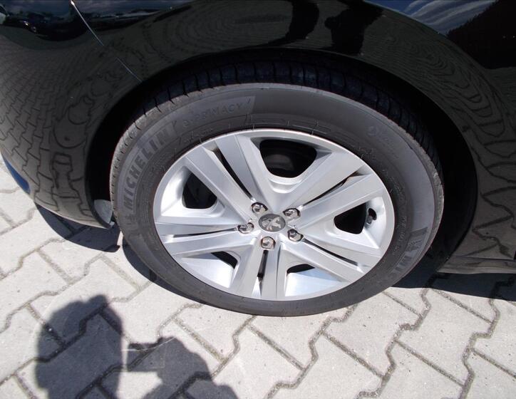 Peugeot 208 7