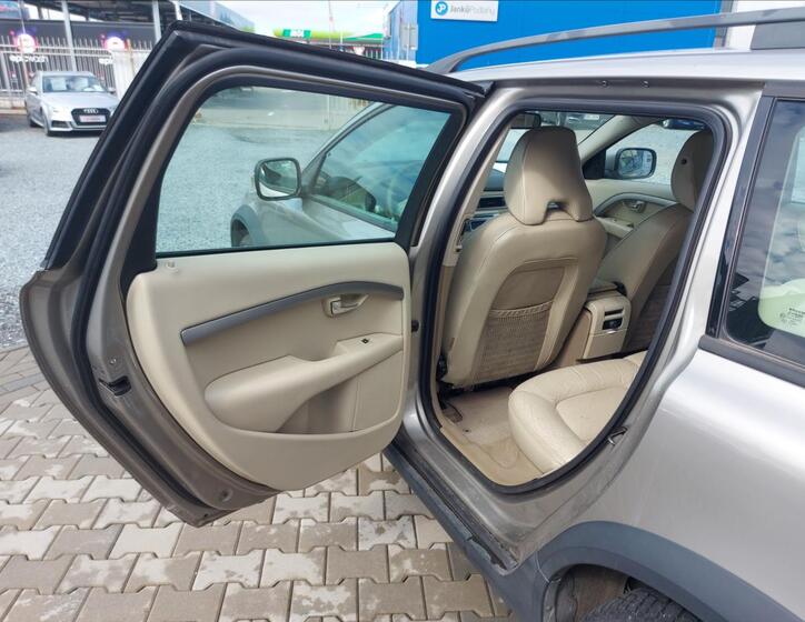 Volvo XC70 11