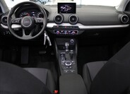 Audi Q2 8