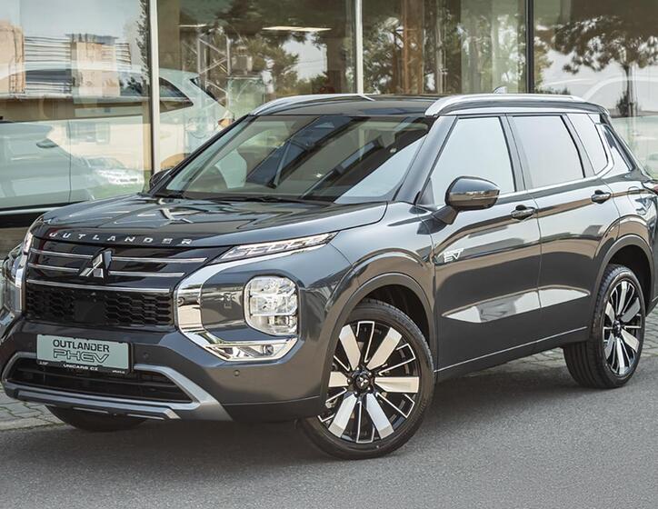 Mitsubishi Outlander 1