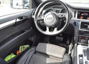Audi Q7 25