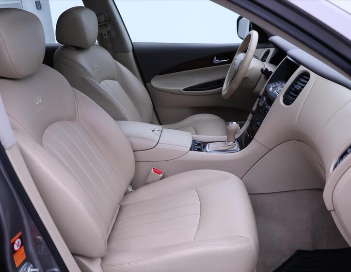 Infiniti EX35 14