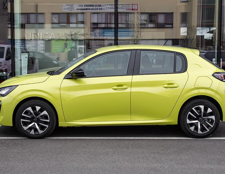 Peugeot 208 8