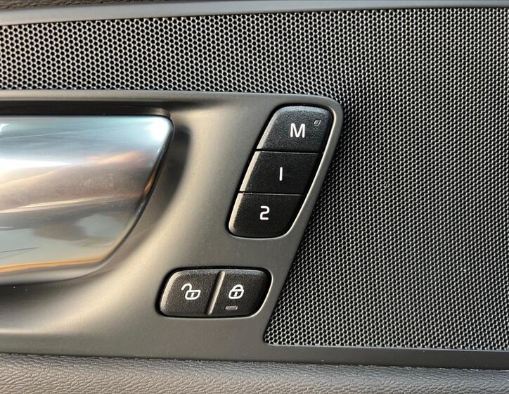 Volvo XC60 30