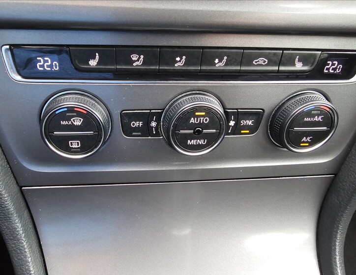 Volkswagen Golf 20