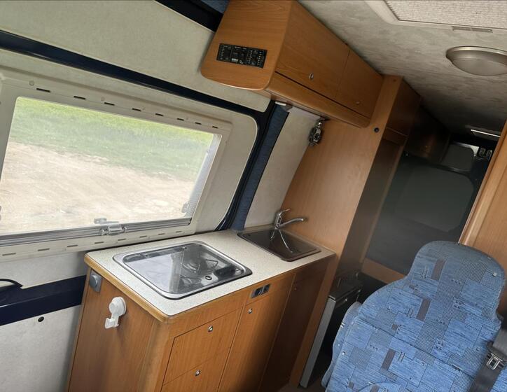 Mercedes-Benz Sprinter 28