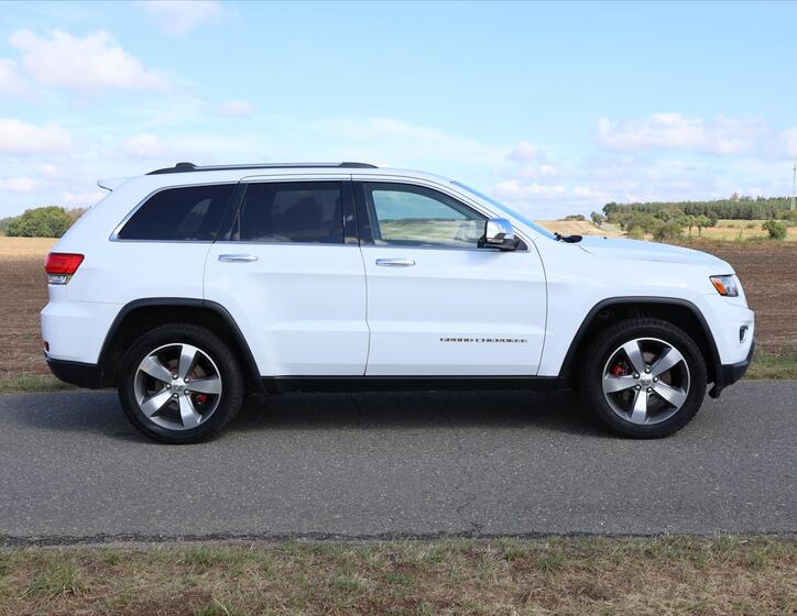 Jeep Grand Cherokee 8