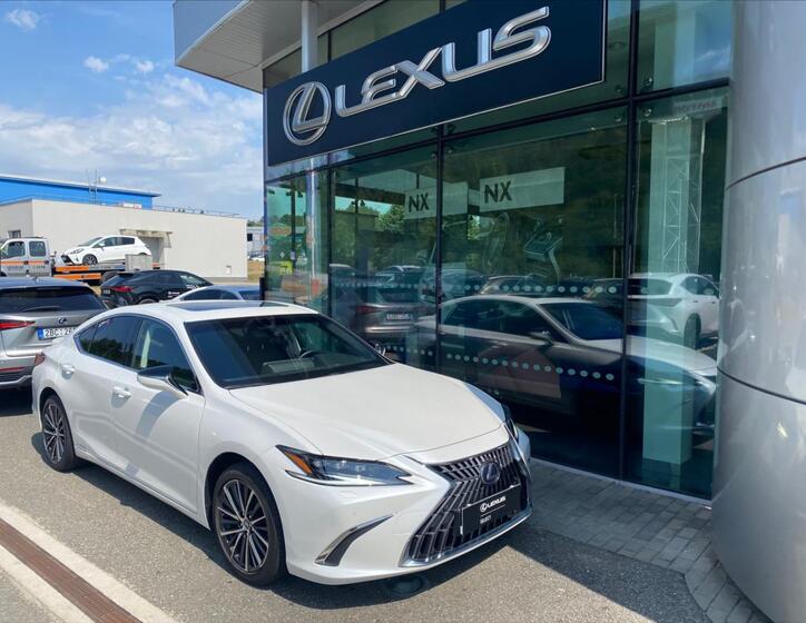 Lexus ES 300h 7