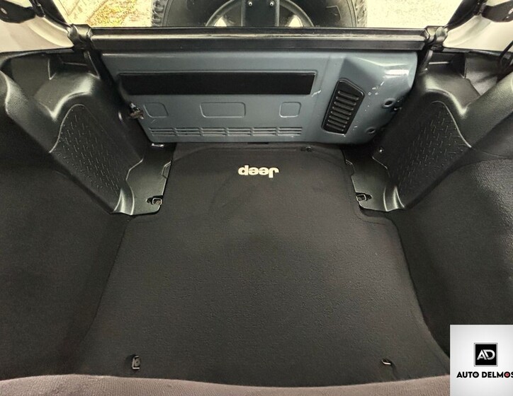 Jeep Wrangler 9