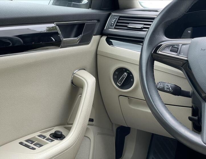 Škoda Superb 14