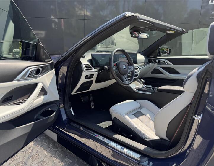 BMW M4 13