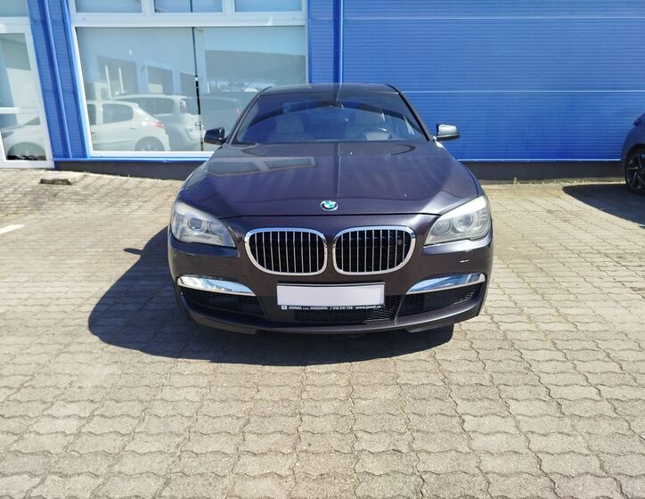 BMW Řada 7 5