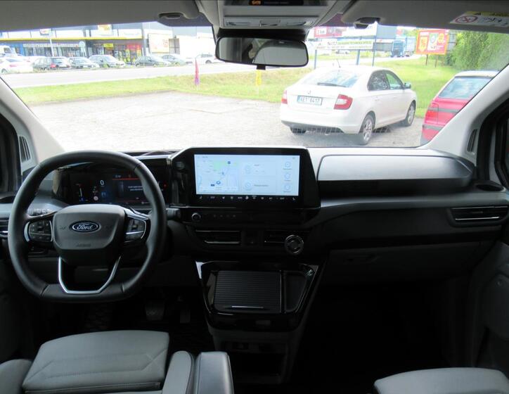 Ford Tourneo Custom 9