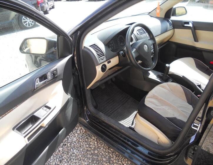 Volkswagen Polo 11
