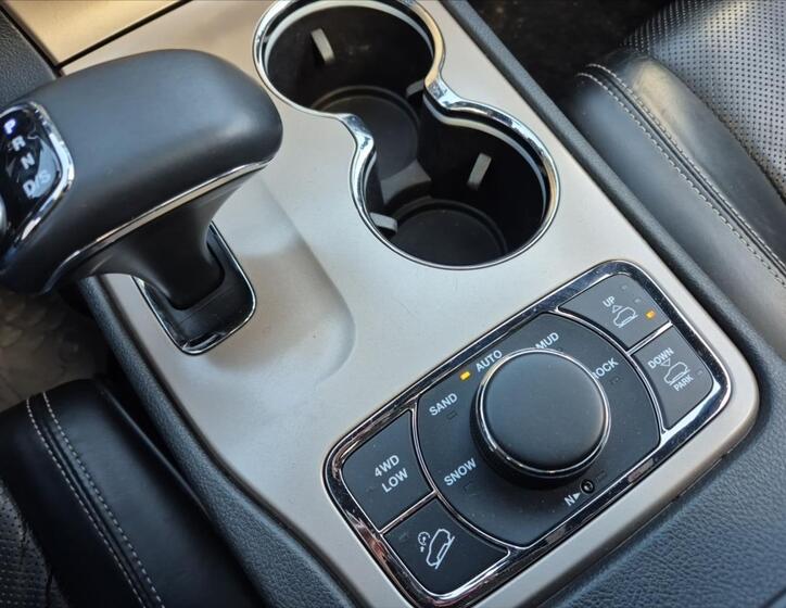 Jeep Grand Cherokee 16