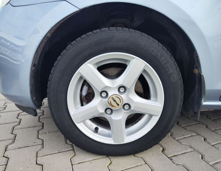 Mazda 2 22