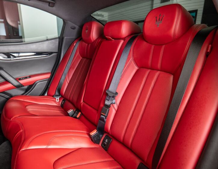Maserati Ghibli 11