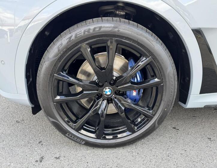 BMW X7 4